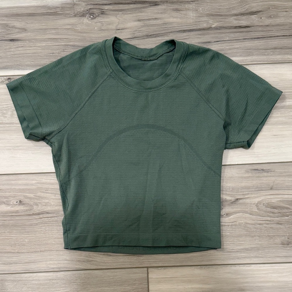 Swiftly Tech Cropped Short-Sleeve
Shirt 2.0